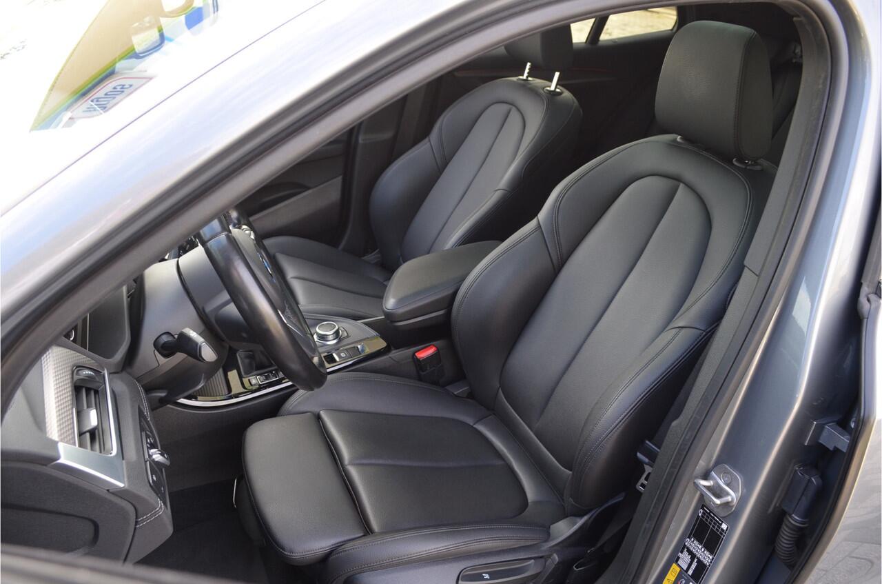 BMW X2 xDrive25e M Sport Pano | a.Camera | Carplay | 19'' LMV | Leer | Stoelverwarming | Getint glas