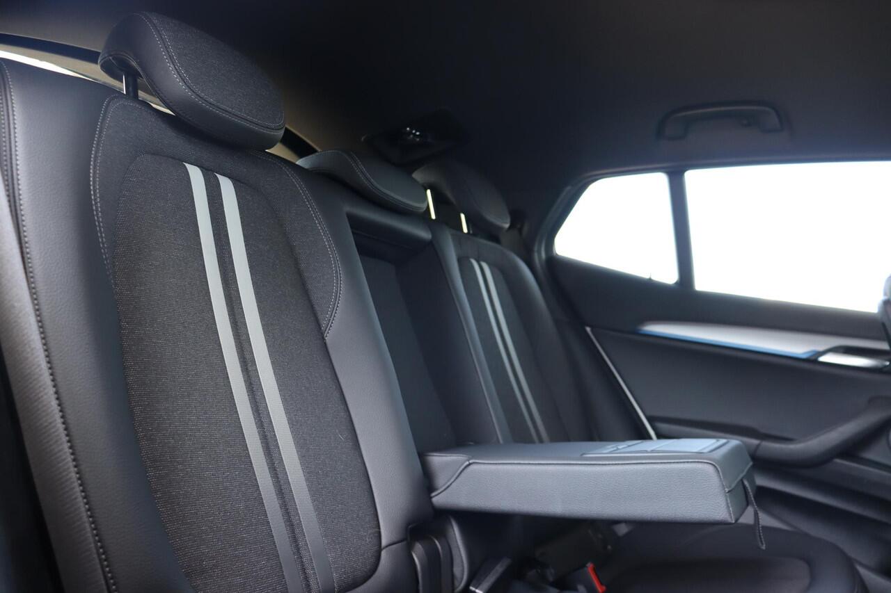BMW X2 xDrive25e M Sportpakket/ Stuurverwarming/ Comfort Access/ Achteruitrijcamera/ Sportstoelen/ Stoelverwarming