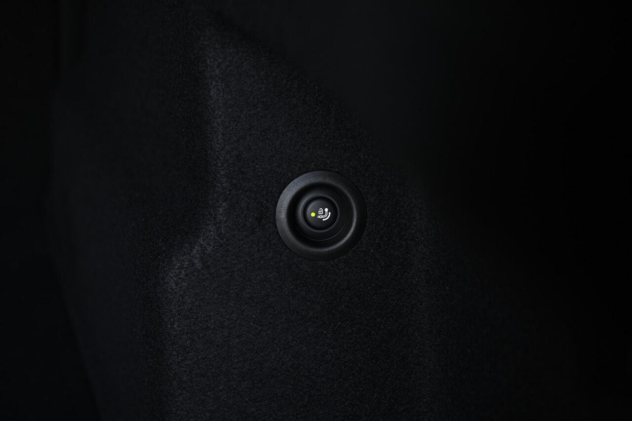 BMW X2 sDrive20i High Executive M Sport Automaat / Panoramadak / Trekhaak / Sportstoelen / M Adaptief onderstel / Comfort Access / Adaptieve LED / Parking Assistant Plus / Head-Up