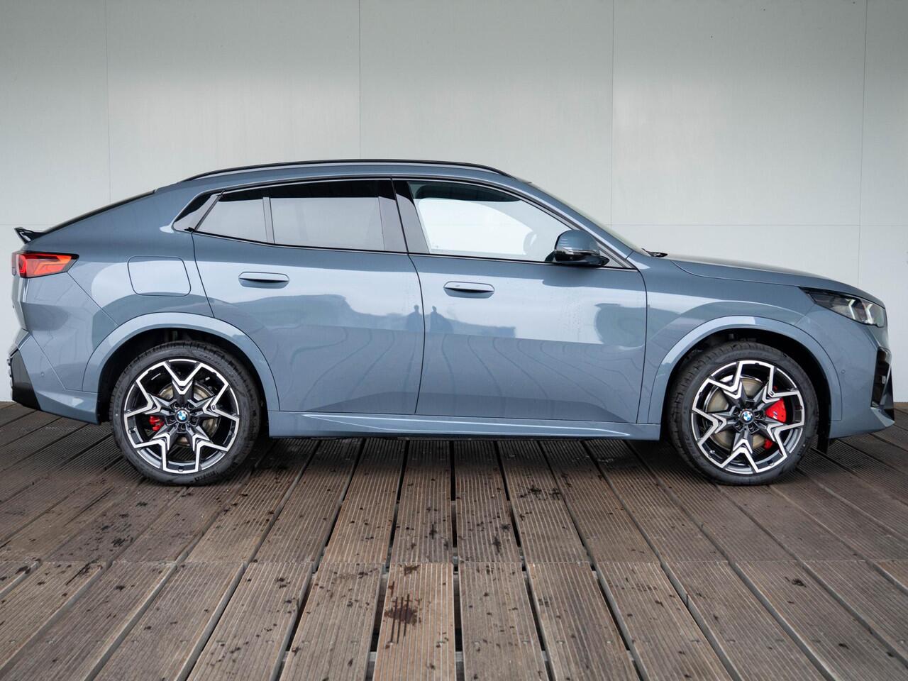 BMW X2 iX2 eDrive20 | M Sportpakket Pro | Innovation Pack | Verwarmd Stuurwiel | Harman-Kardon | Comfort Access | Panoramadak | Stoelverwarming | Head-Up Display | Trekhaak