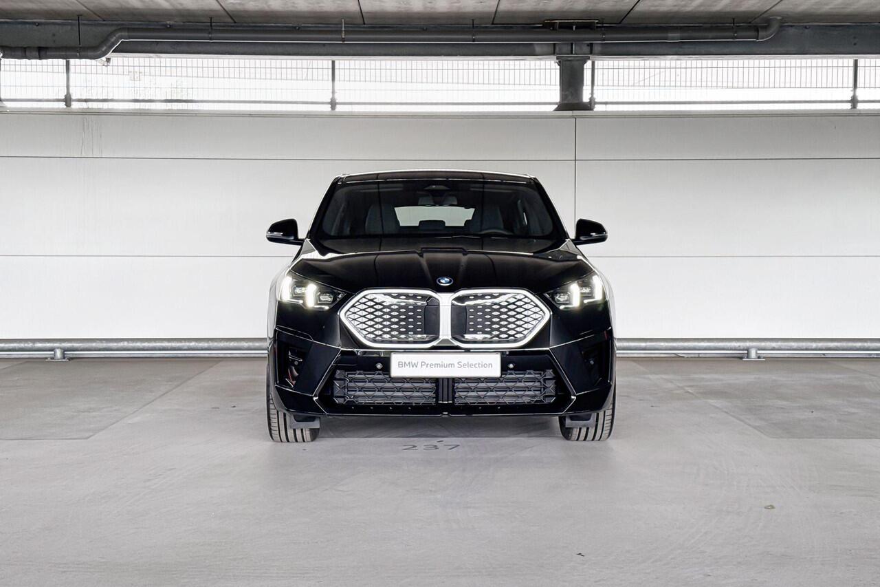 BMW X2 iX2 eDrive20 | Selections