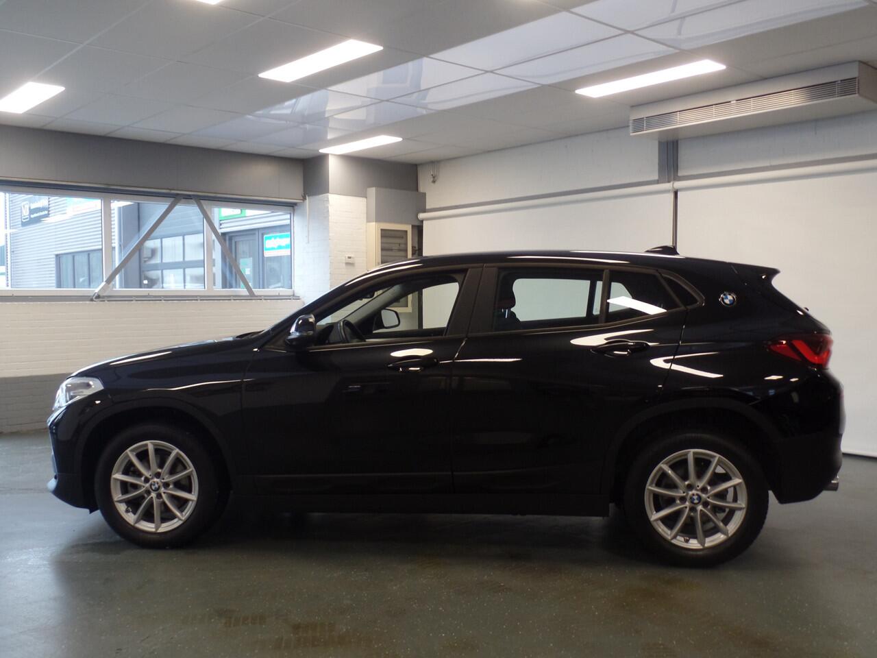 BMW X2 sDrive18i Executive Edition Navigatie, Achteruitrijcamera, Head up display, Elek achterklep, Cruise controle, Pdc V/A, Xenon, Lm velgen17'', Nederlandse auto, Ex eerste eigenaar!! auto Bovag afleverpakket 695,-