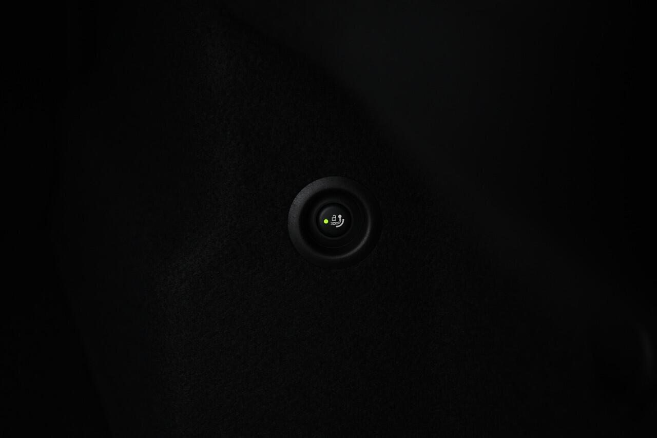 BMW X2 sDrive20i High Executive M Sport Automaat / Panoramadak / Trekhaak / Sportstoelen / Parking Assistant Plus / Head-Up / Comfort Access / M Adaptief onderstel