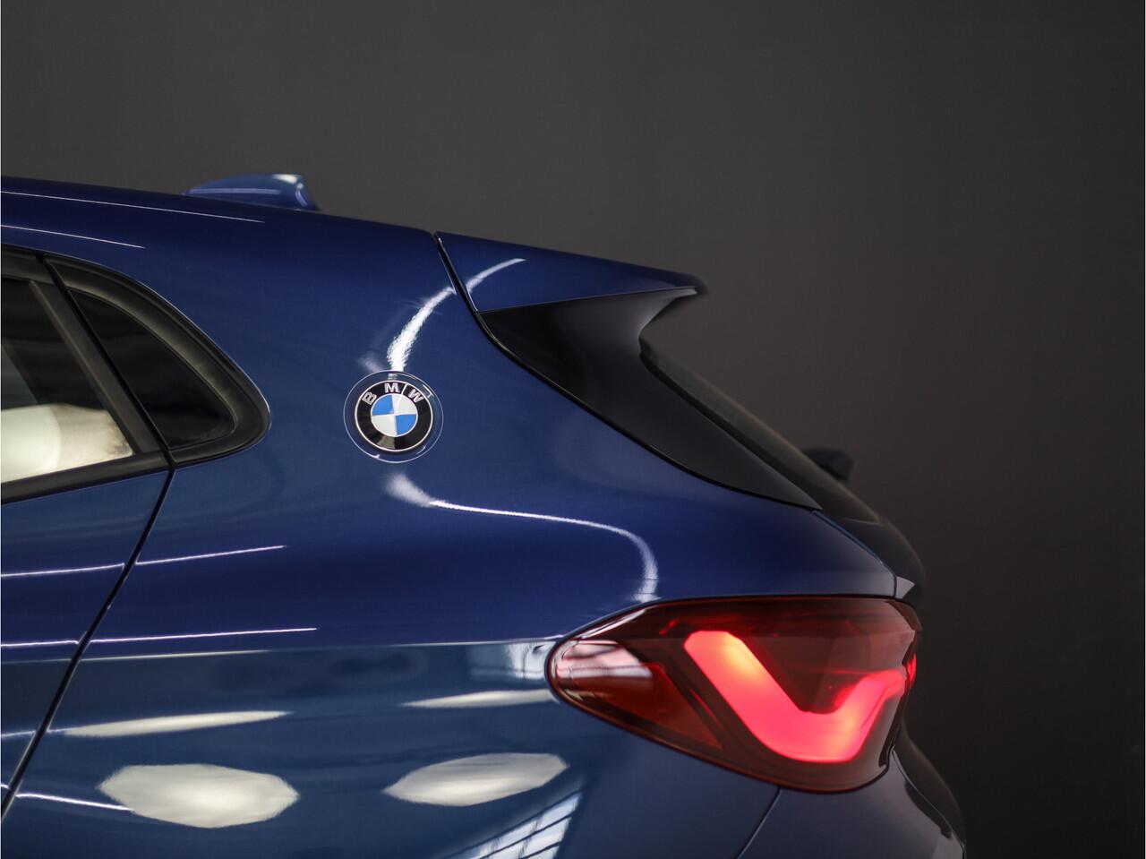 BMW X2 xDrive25e Executive | Camera | Stoelverwarming |