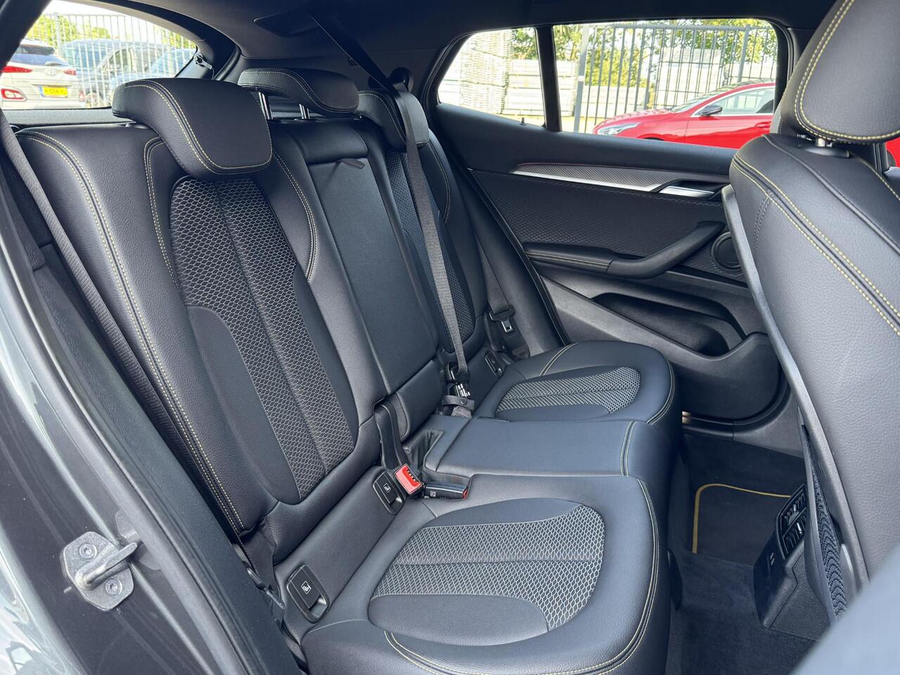 BMW X2 SDRIVE20I BUSINESS EDITION I AUTOMAAT I M SPORT I LEDER I 178PK I CAMERA I KEYLESS I NAVIGATIE