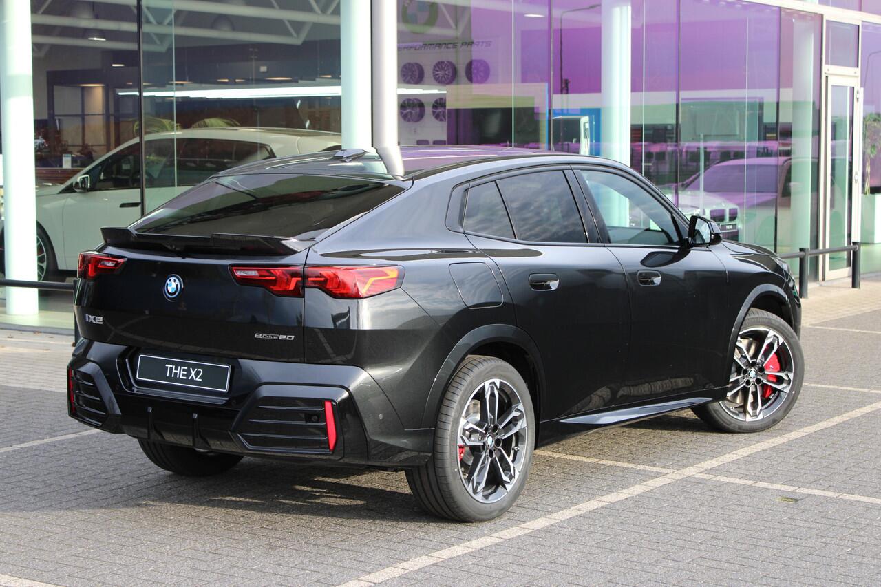 BMW X2 iX2 eDrive20 M Sport / Sportstoelen / Achteruitrijcamera / M Adaptief onderstel / Comfort Access / Adaptieve LED / Parking Assistant