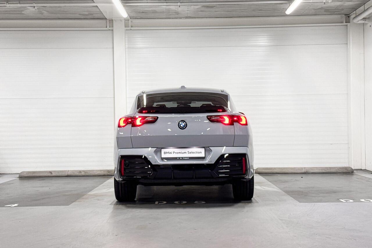 BMW X2 iX2 eDrive20 | M-Sport Pro | Innovation Pack | Comfort Pack | Driving Assistant Plus | Harman/Kardon | Panoramadak | Comfort Access