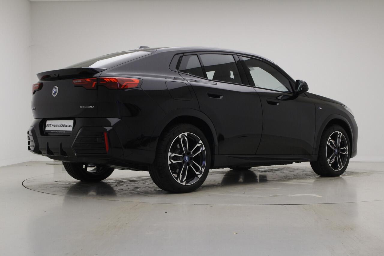 BMW X2 iX2 eDrive20 67kWh | M-Sport | 19" | Voorbereiding Driving Assistant Plus | Camera | Nu voor 42.895,-