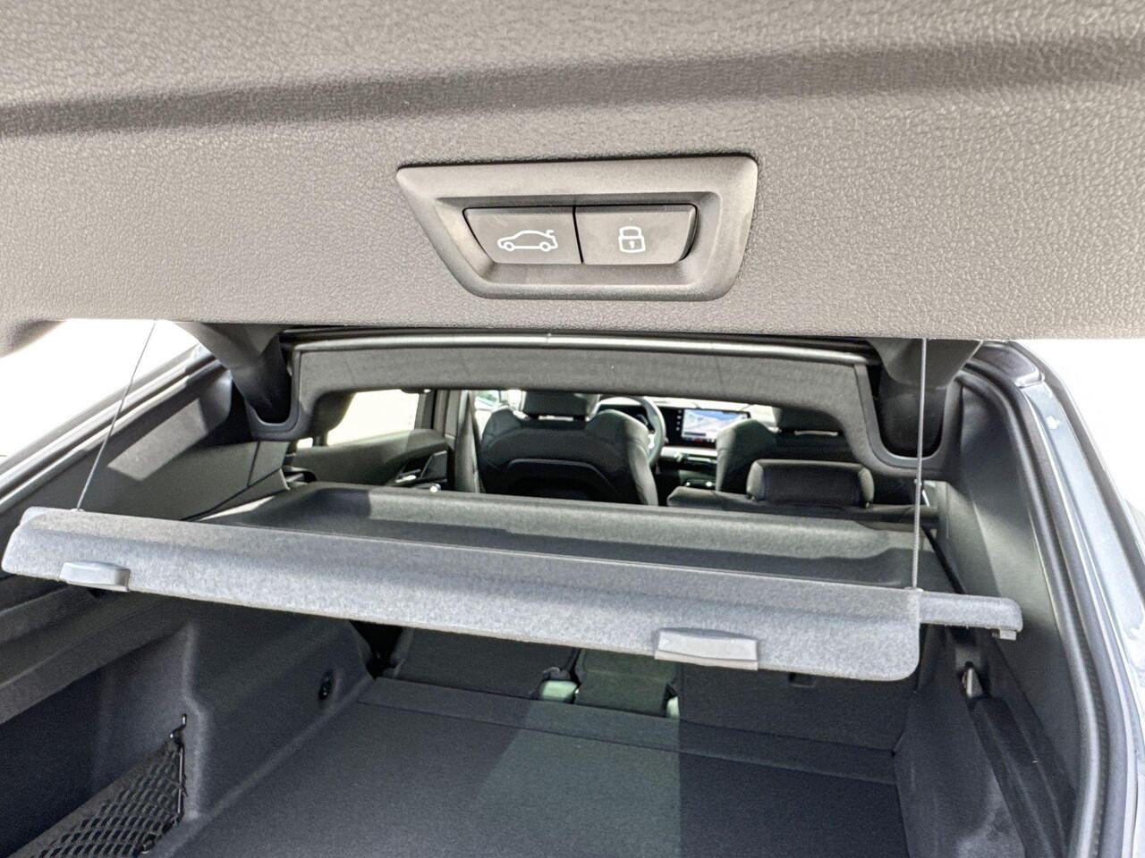 BMW X2 sDrive20i | M Sport | M Sport Pro | Innovation Pack | Comfort Pack Glazen Panoramadak | Trekhaak