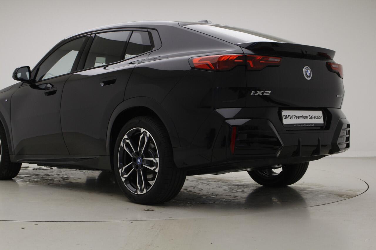 BMW X2 iX2 eDrive20 67kWh | M-Sport | 19" | Voorbereiding Driving Assistant Plus | Camera | Nu voor 42.895,-