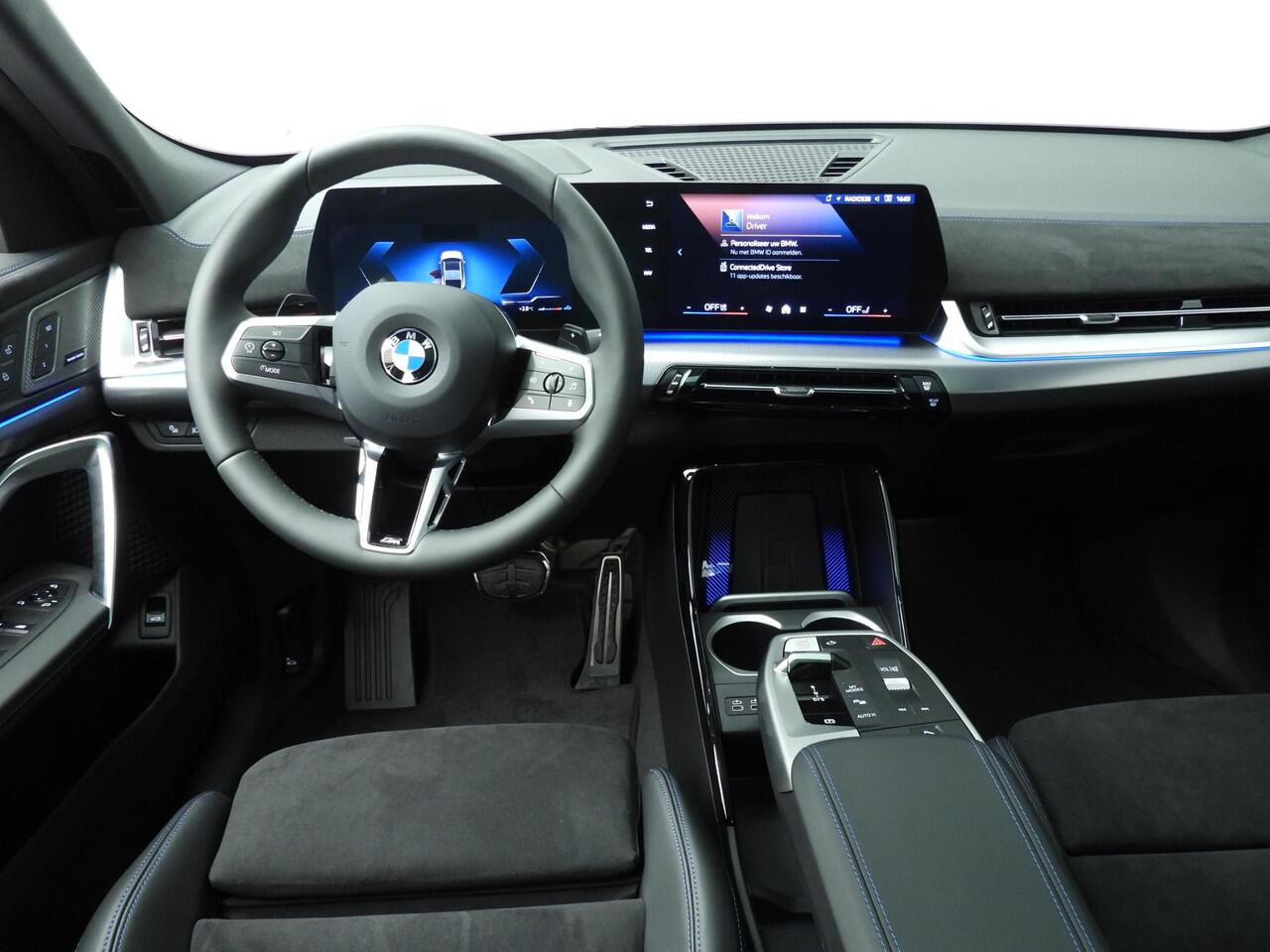 BMW X2 sDrive 20i M Sport package Pro / Equipment package Professional / Comfort Pack / Panoramadak / Trekhaak