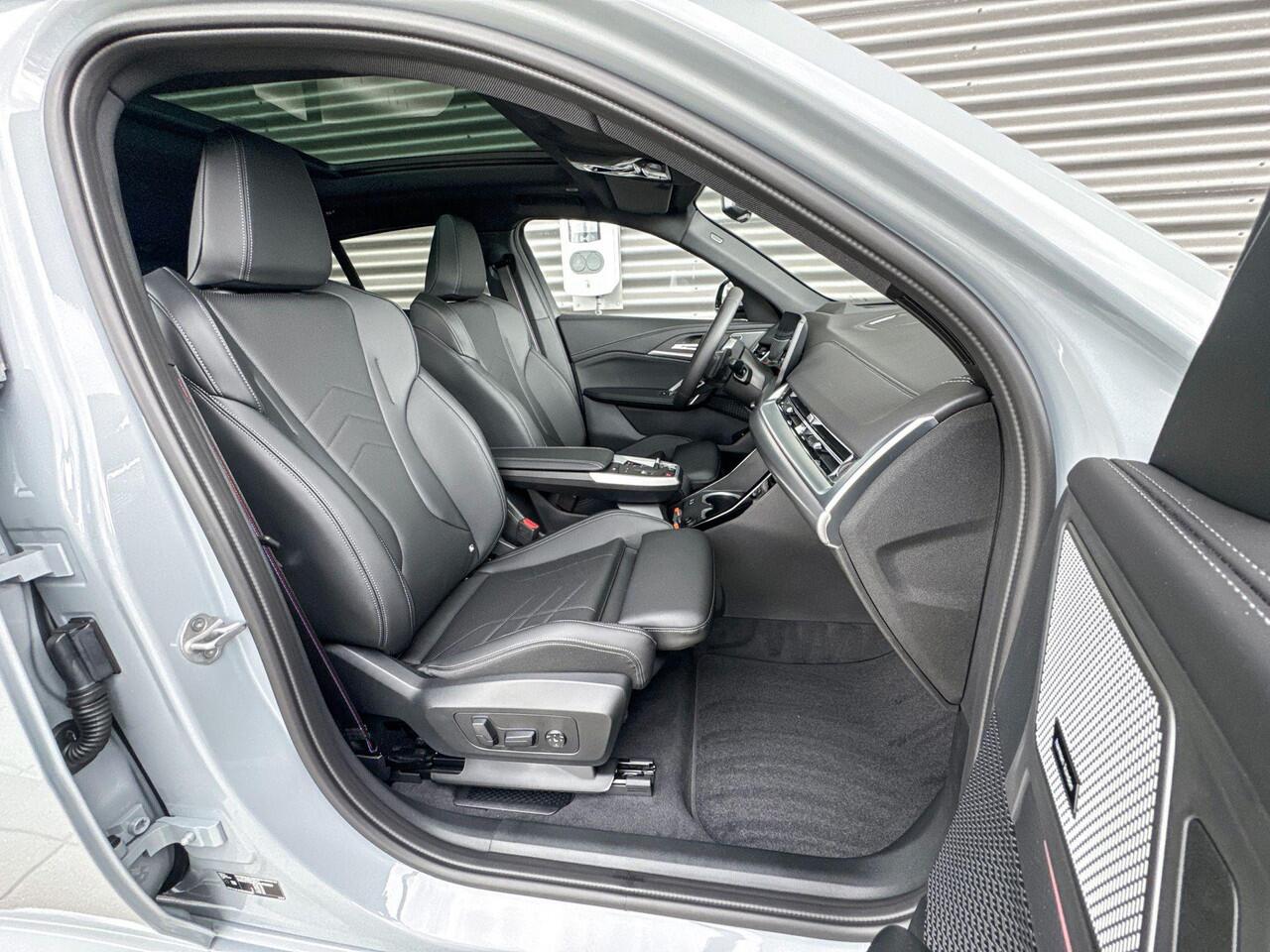 BMW X2 sDrive20i M Sportpakket Pro / Innovation Pack / Comfort Pack / Panoramadak / Trekhaak