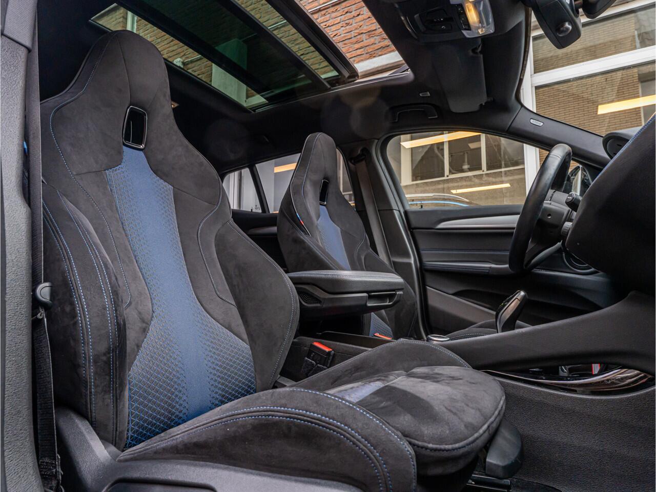 BMW X2 sDrive20i High Exe M-Sport ORG NL PANO HUD ELEK SCHAALSTOEL CAMERA 19 INCH BOMVOL!!