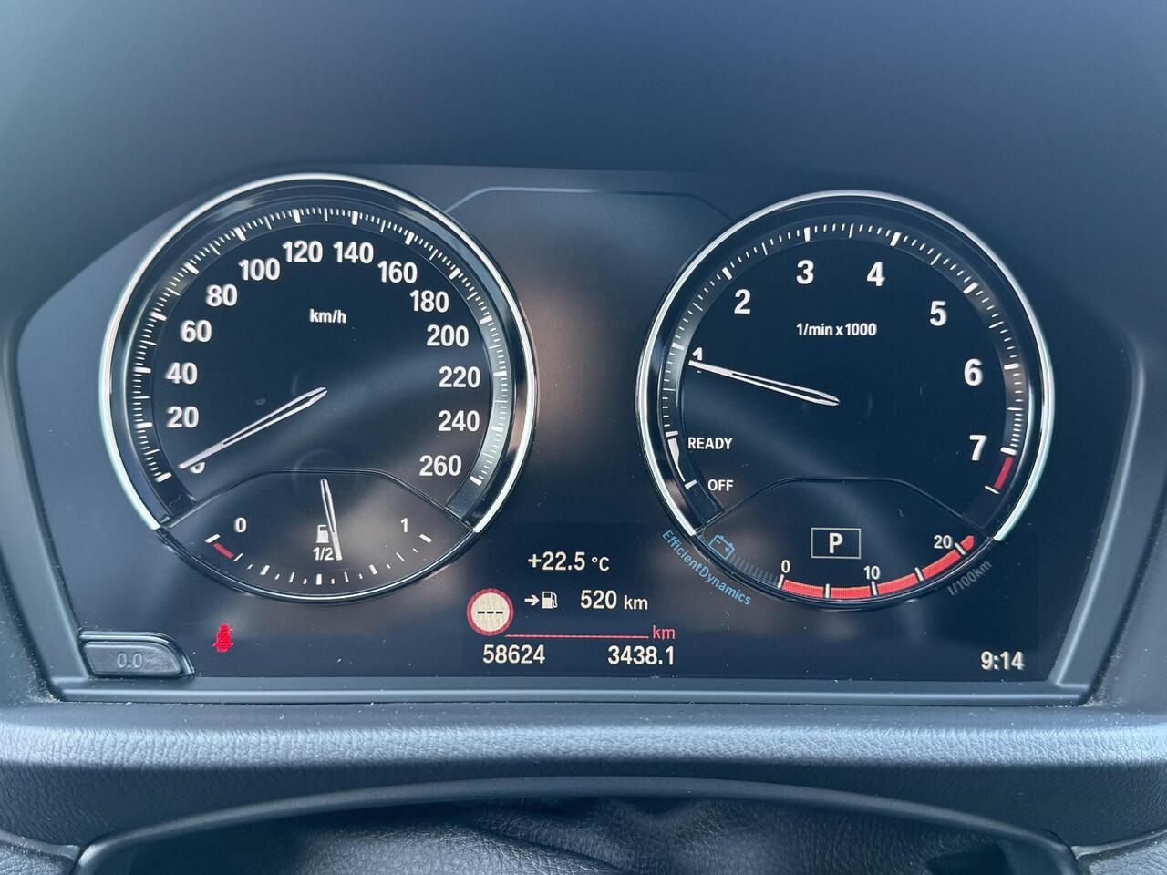 BMW X2 sDrive18i Executive | Stoelverwarming | Sportstoel | Elektrische Achterklep en meer!