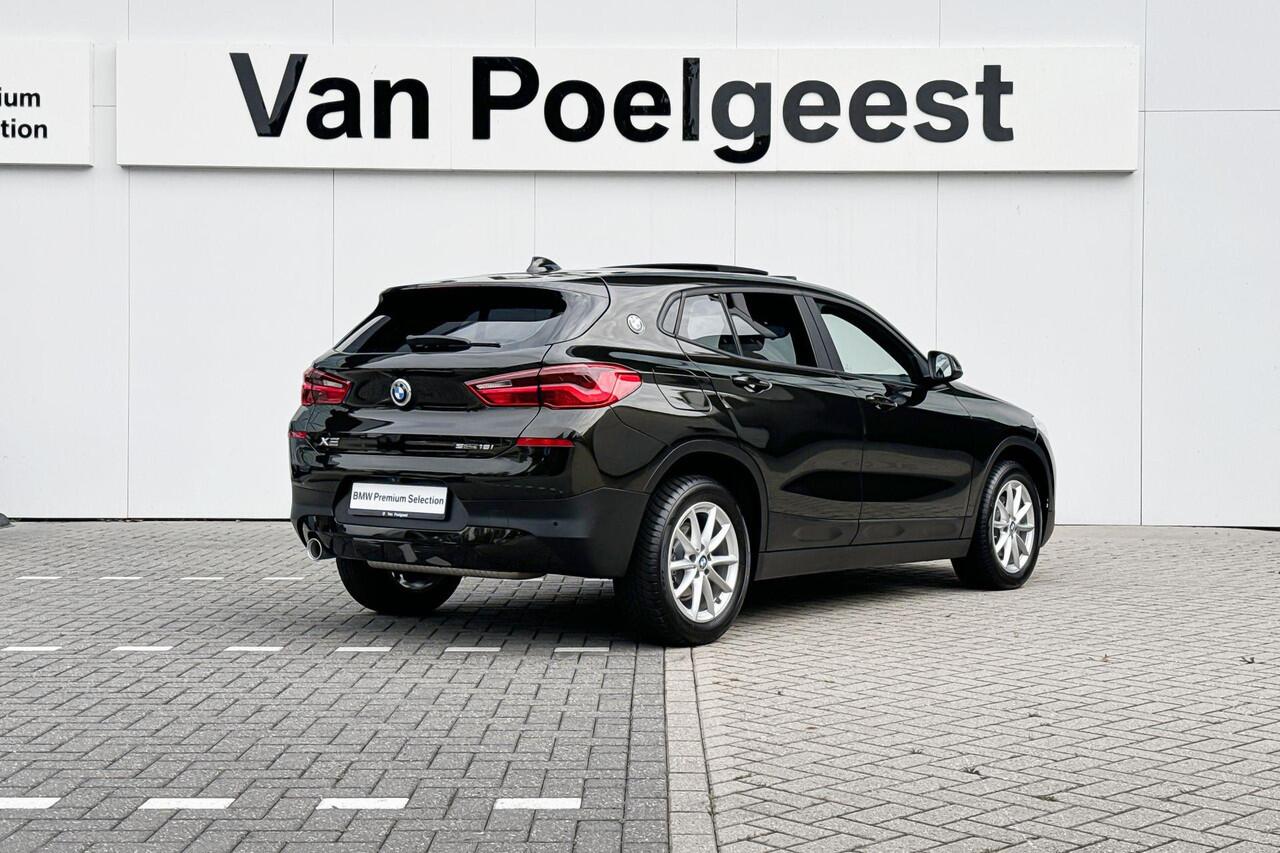 BMW X2 sDrive18i High Executive | Achteruitrijcamera | Panoramadak