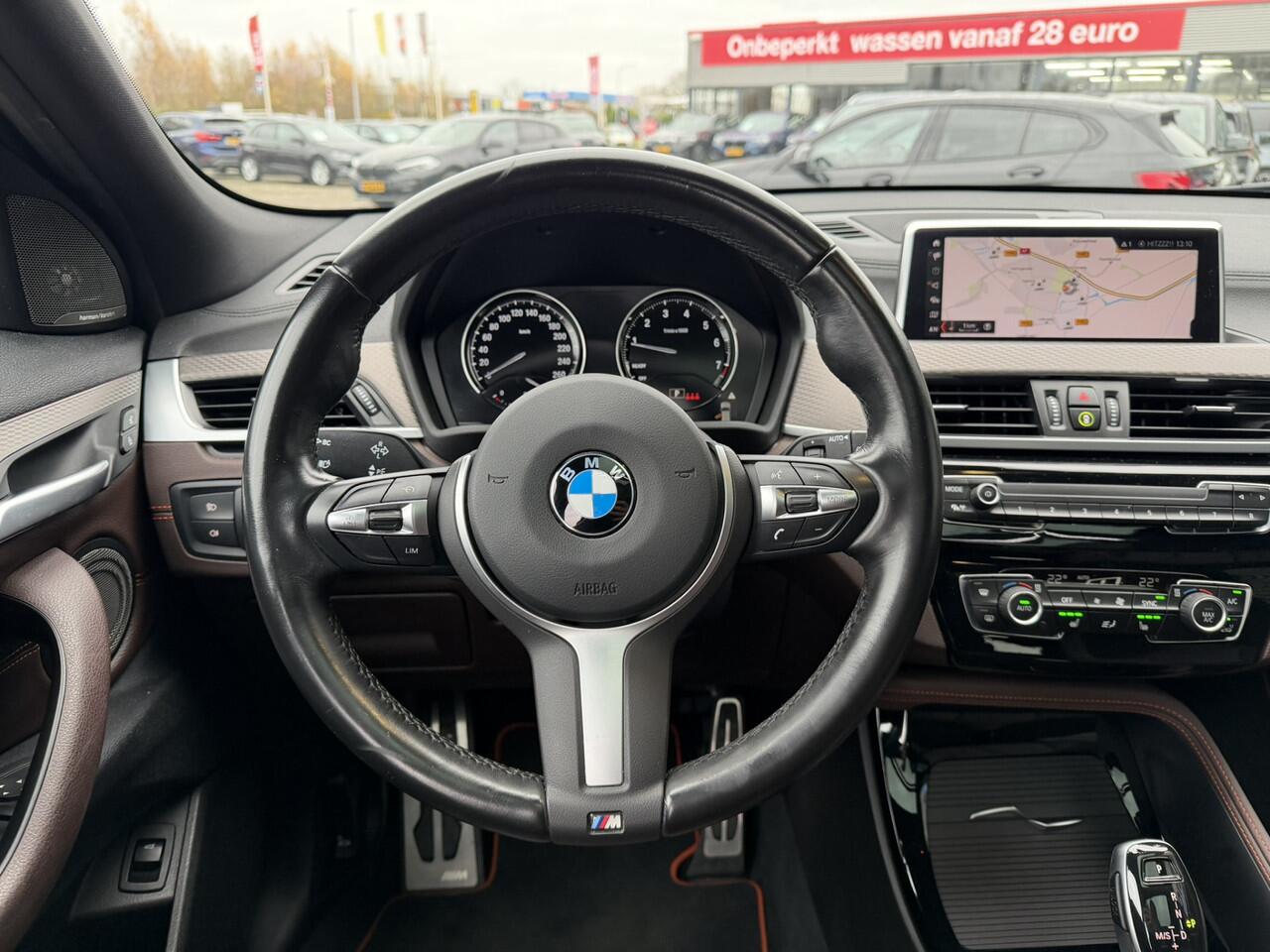 BMW X2 sDrive20i High Executive M Sport Mesh Edition Panoramadak 19 Inch M Sportzetels DAB Carplay