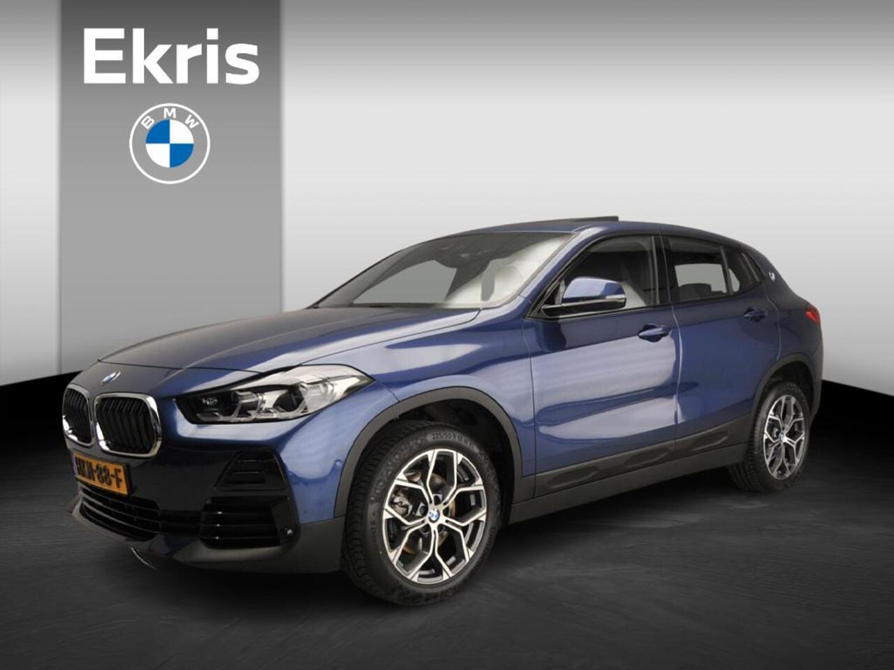 BMW X2 sDrive18d | handbak !! | LED | Navigatie | Trekhaak | Schuifdak | Sportstoelen | DAB | Alu 18 inch