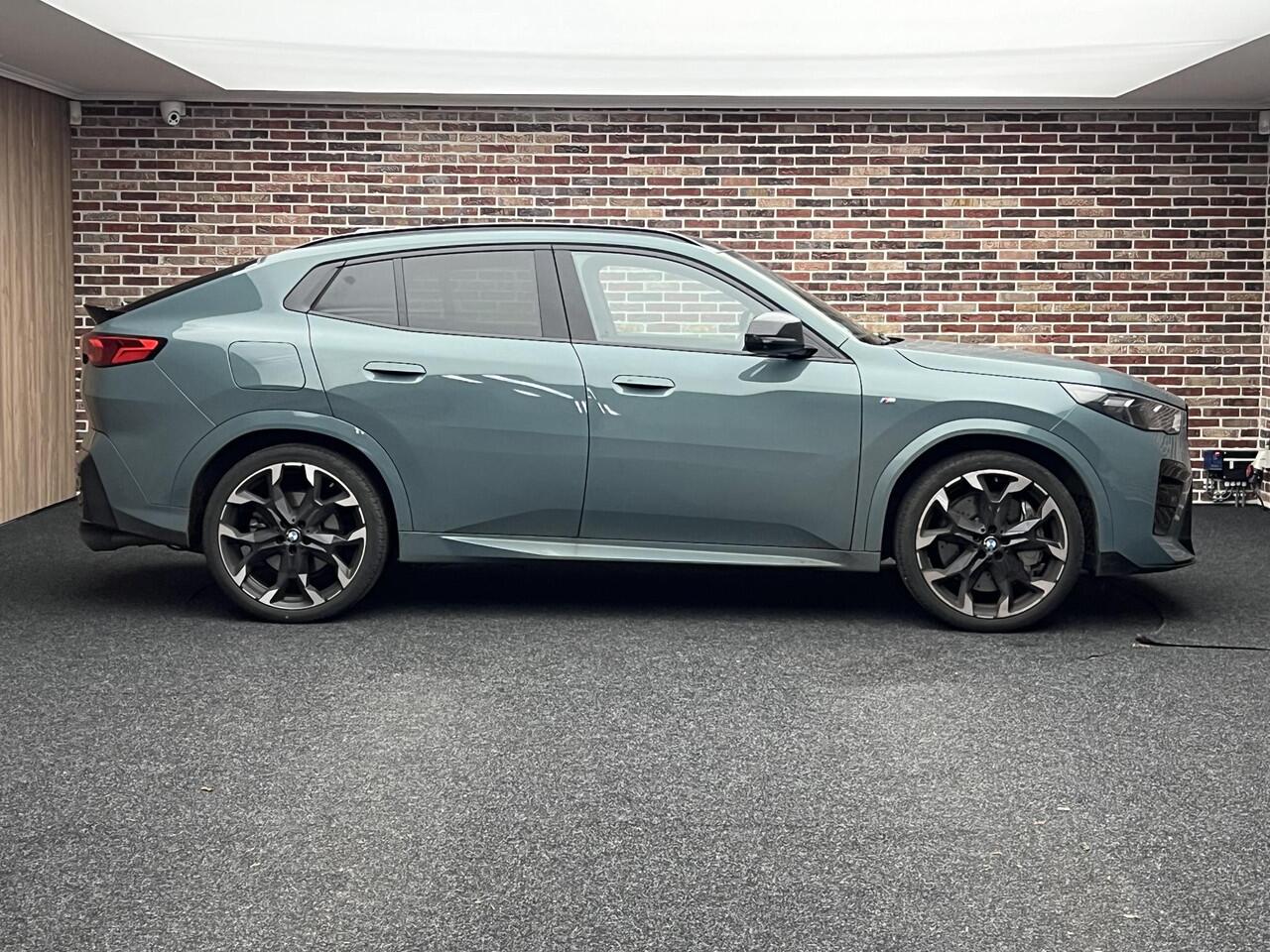 BMW X2 M35i xDrive PANORAMADAK MEMORIE SPORTSTOELEN TREKHAAK