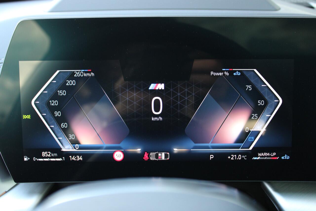 BMW X2 sDrive20i High Executive M Sport Automaat / Panoramadak / Sportstoelen / Adaptieve LED / M Adaptief onderstel / Parking Assistant Plus / Head-Up / Comfort Access