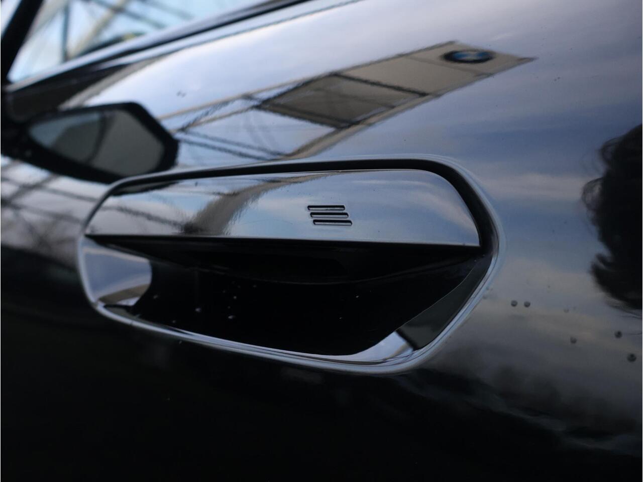 BMW X2 iX2 eDrive20 67 kWh M Sport Edition M Sportpakket Pro/ Pano/ Trekhaak/ Stuur + Stoelverwarming/ Harman-Kardon/ M Sportstoelen