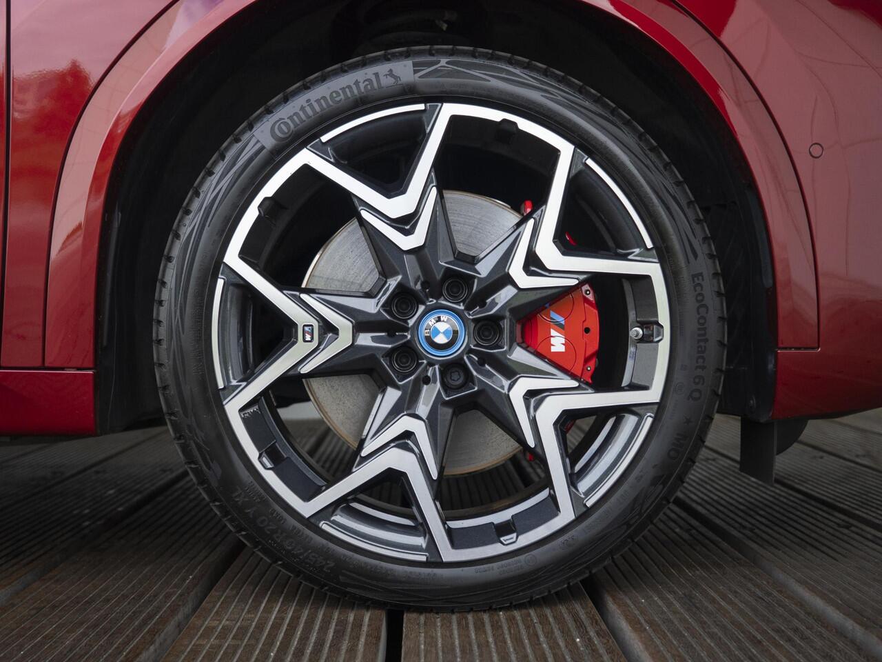 BMW X2 iX2 eDrive20 | M Sportpakket Pro | Innovation Pack | Verwarmd Stuurwiel | Comfort Access | Panoramadak | Head-Up Display | Harman-Kardon | 20''