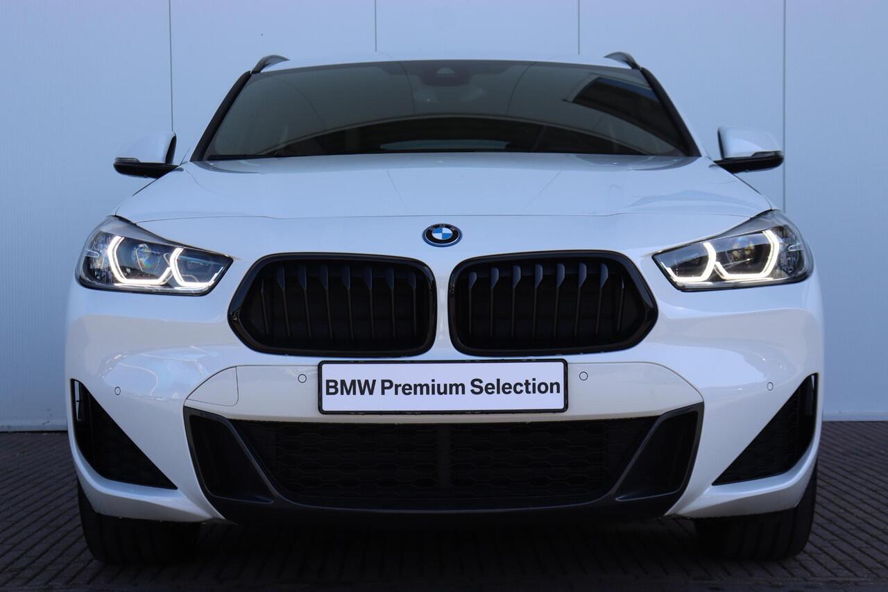 BMW X2 xDrive25e M Sportpakket/ Stuurverwarming/ Comfort Access/ Achteruitrijcamera/ Sportstoelen/ Stoelverwarming