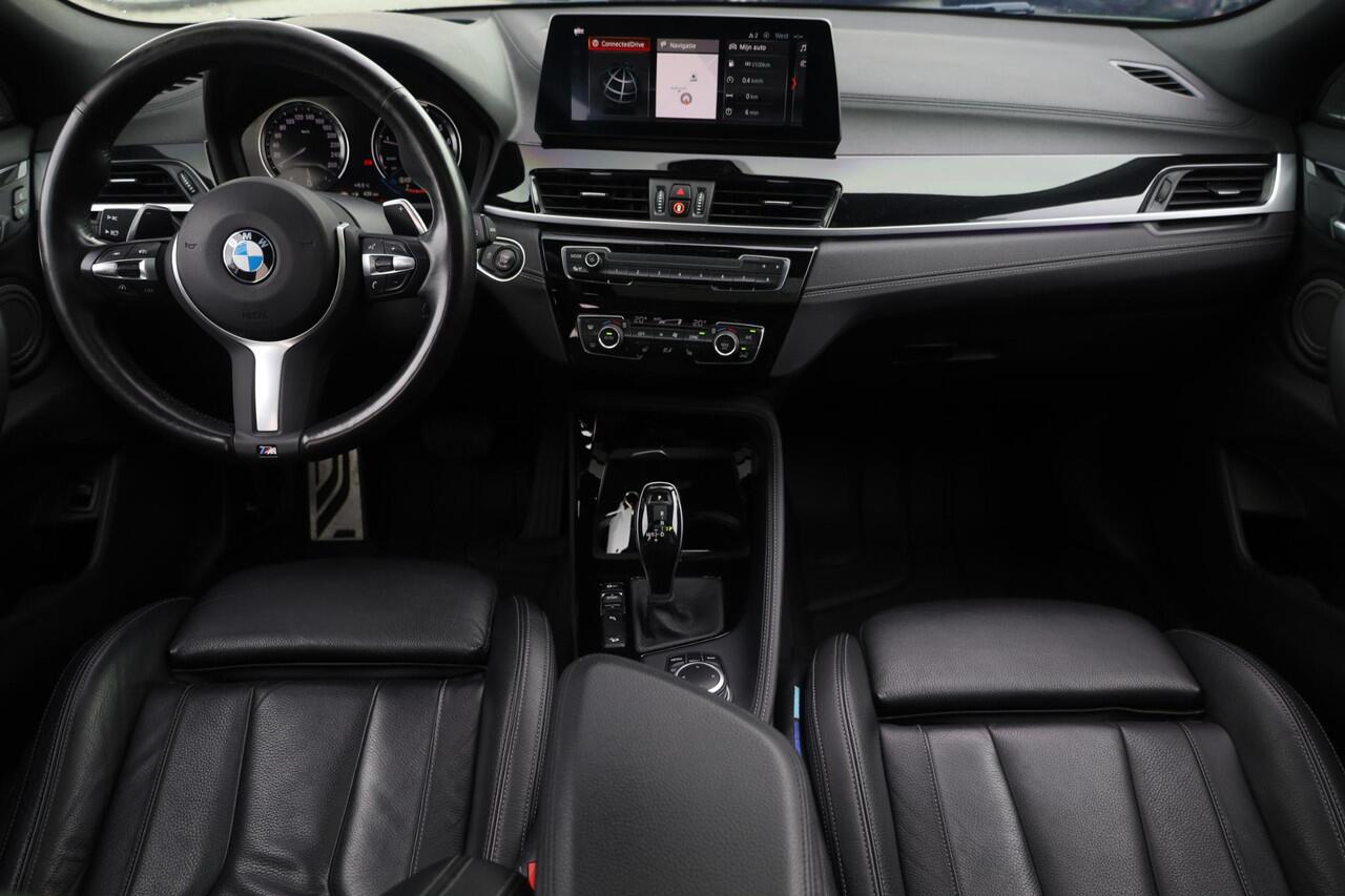 BMW X2 M35i High Executive Edition 306PK / 225kW, 19" LMV, full LED verlichting, privacy glas, vol lederen bekleding, Harman & Kardon geluidssysteem, zwart schaal sportstoelen, panoramadak, verlengbare zitting, stoelverwarming, stuurverwarming, digital cockpit, 