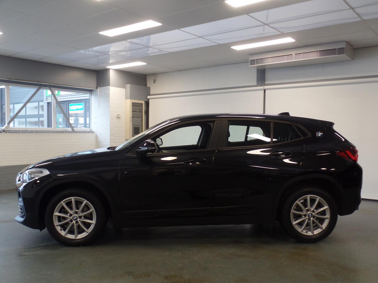 BMW X2 sDrive18i Executive Edition Navigatie, Achteruitrijcamera, Head up display, Elek achterklep, Cruise controle, Pdc V/A, Xenon, Lm velgen17'', Nederlandse auto, Ex eerste eigenaar!! auto Bovag afleverpakket 695,-