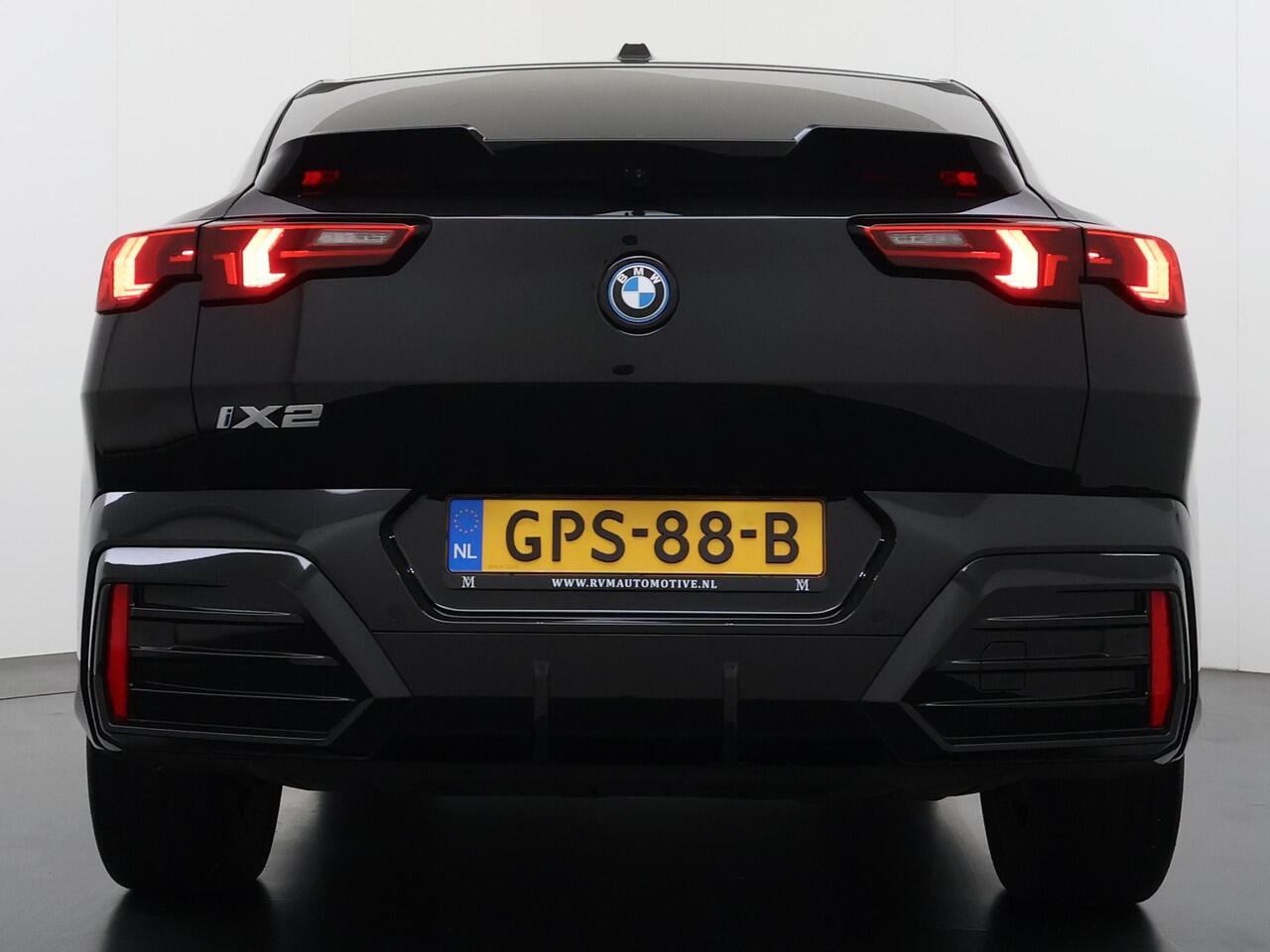 BMW X2 iX2 eDrive20 67 kWh SOH 100% | M SPORT | ORIG NL AUTO | 1E EIG. | TOPSTAAT! | 100% ONGEVAL VERLEDEN VRIJ! | DAB+ | ACTIVE GUARD | PARK PACKAGE | COMFORT ACCES | STOELVERWARMING | FABRIEKSGARANTIE TOT 11-2027 OF TOT 200.000KM
