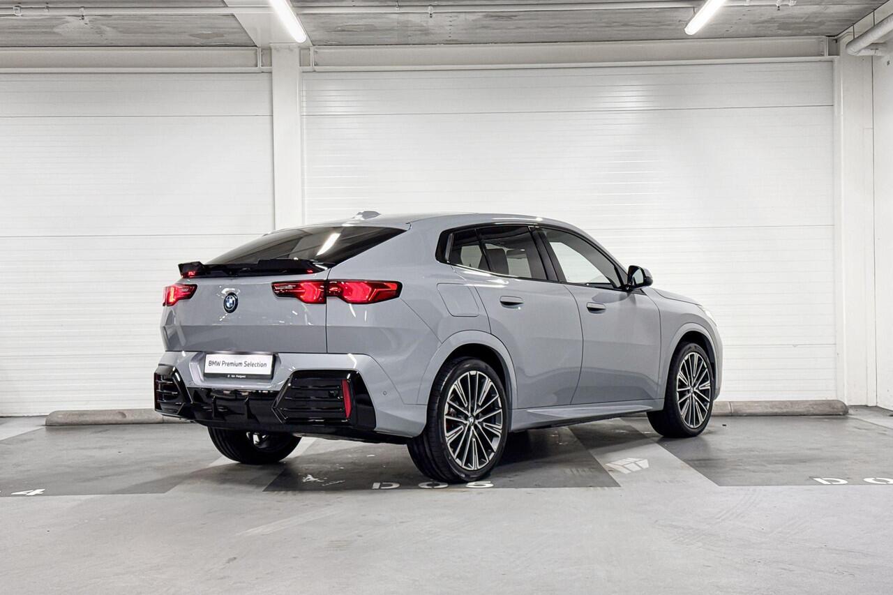 BMW X2 iX2 eDrive20 | M-Sport Pro | Innovation Pack | Comfort Pack | Driving Assistant Plus | Harman/Kardon | Panoramadak | Comfort Access