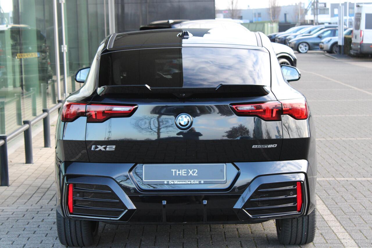 BMW X2 iX2 eDrive20 High Executive M Sport / Trekhaak / Sportstoelen / Adaptieve LED / Head-Up / M Adaptief onderstel / Parking Assistant Plus / Comfort Access
