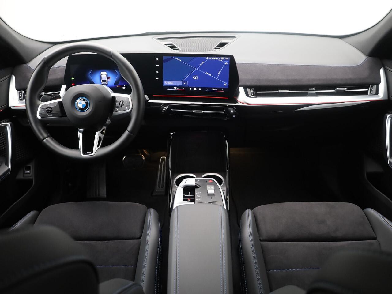 BMW X2 iX2 eDrive20 67 kWh M-Sport | LED | CAMERA | STOELVERWARMING