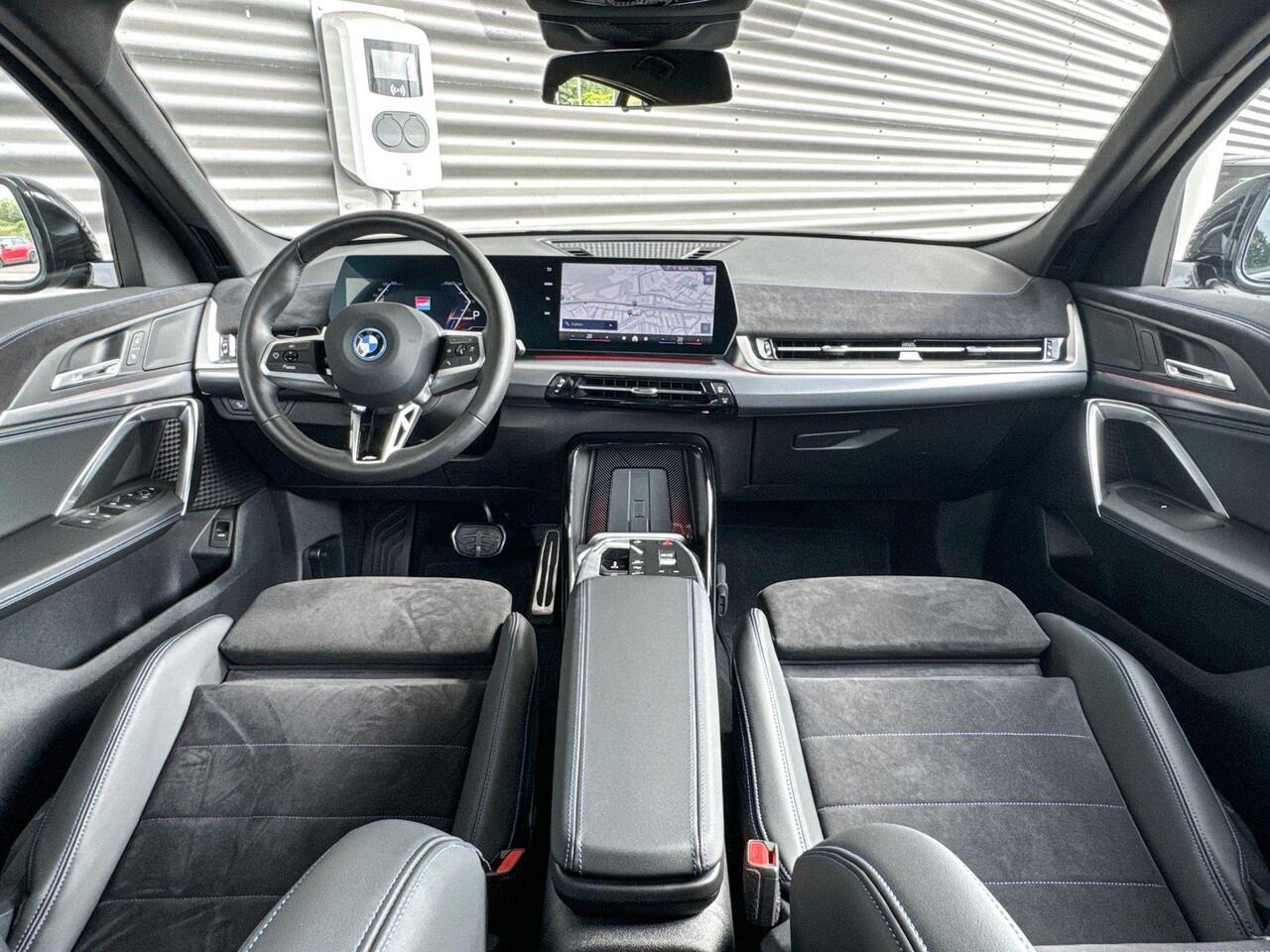 BMW X2 iX2 eDrive20 67 kWh / Selections