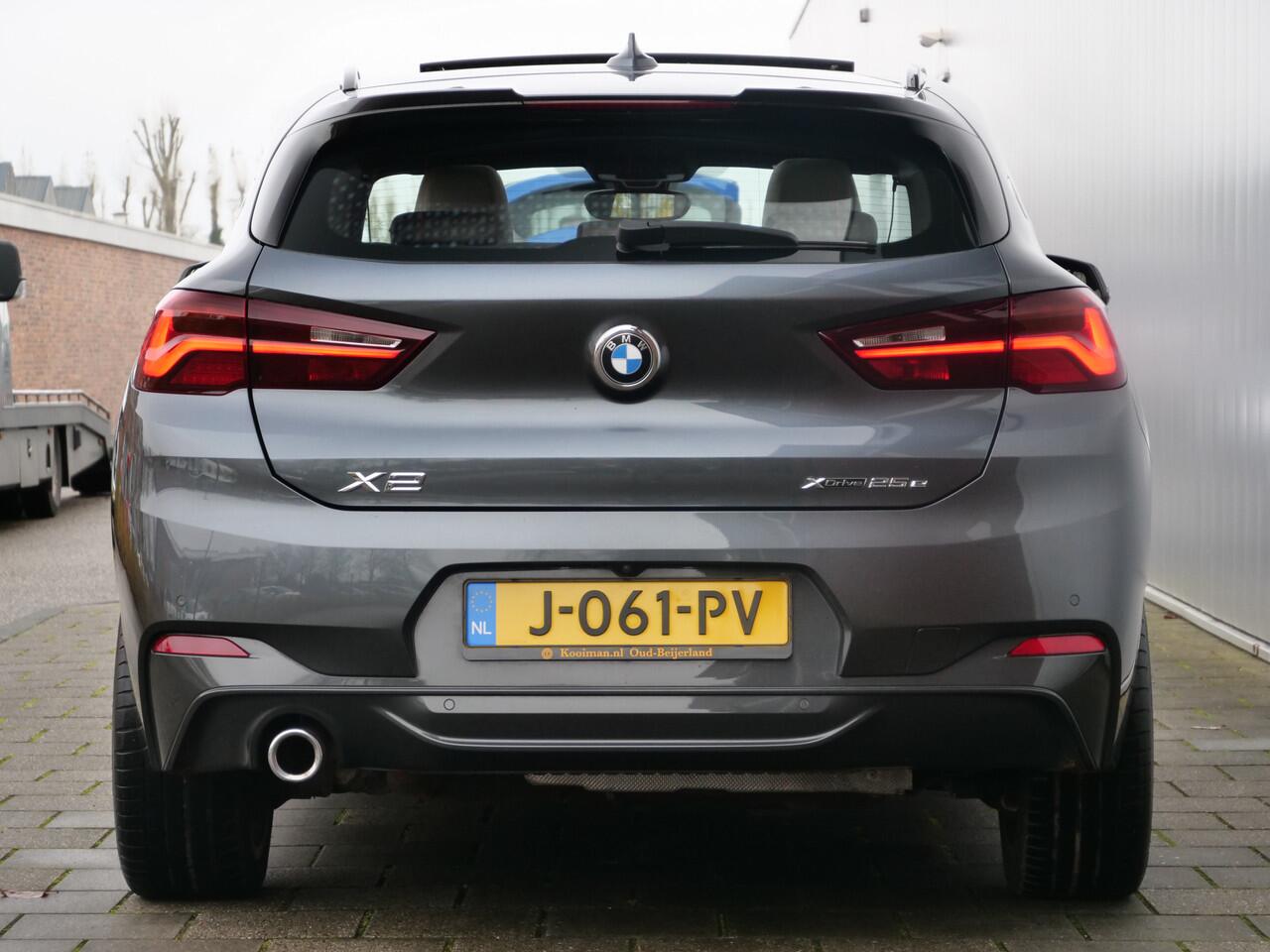 BMW X2 xDrive25e High Executive 220 Pk Automaat Navigatie / M-pakket / Leer / Schuifdak / Camera / DAB