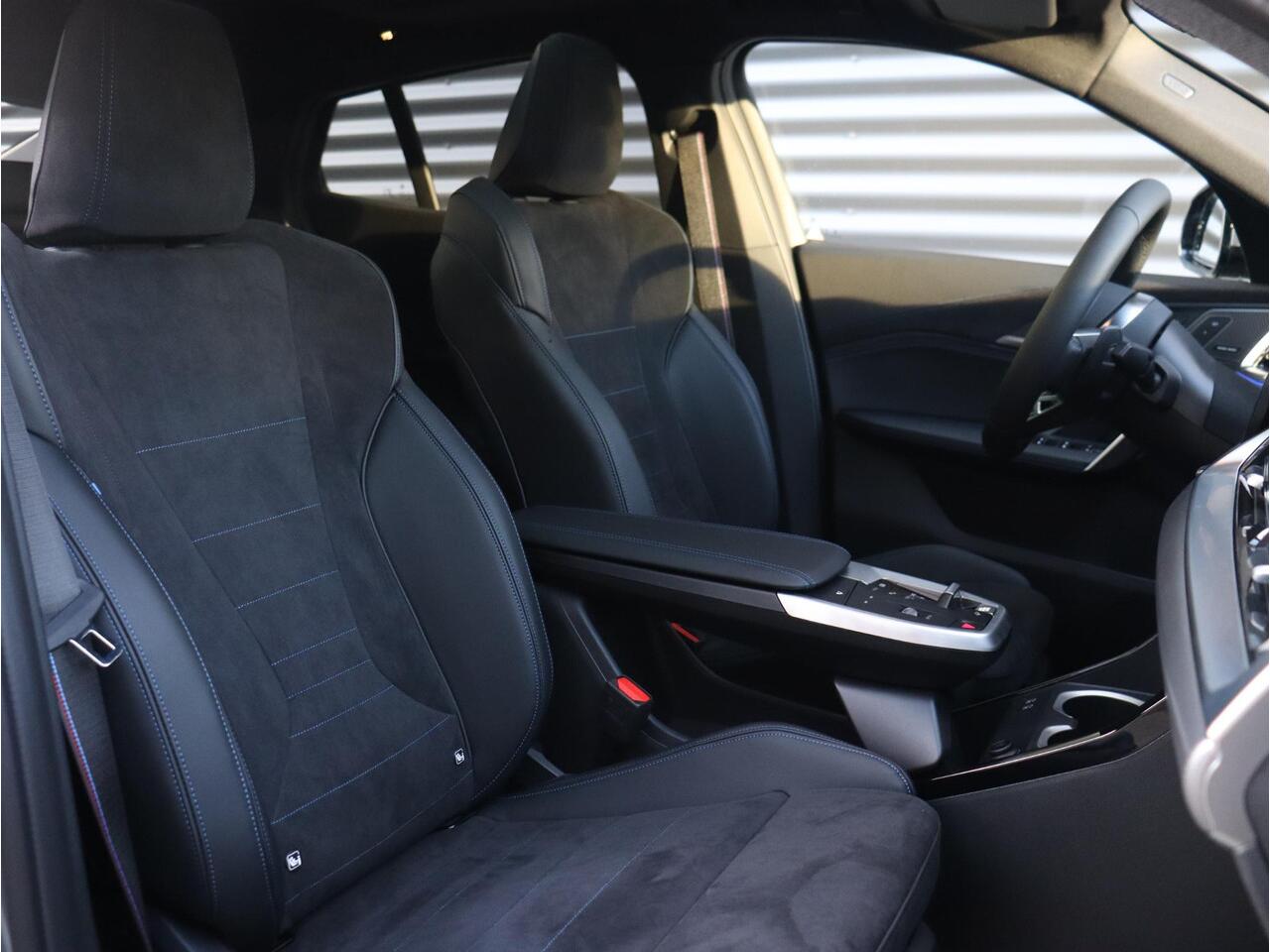 BMW X2 sDrive20i | M Sportpakket Pro | Panodak | Trekhaak | Head-Up | Driving Assistant Plus | Elektr. Stoelen | Parking Assistant Plus | 19'' LMV