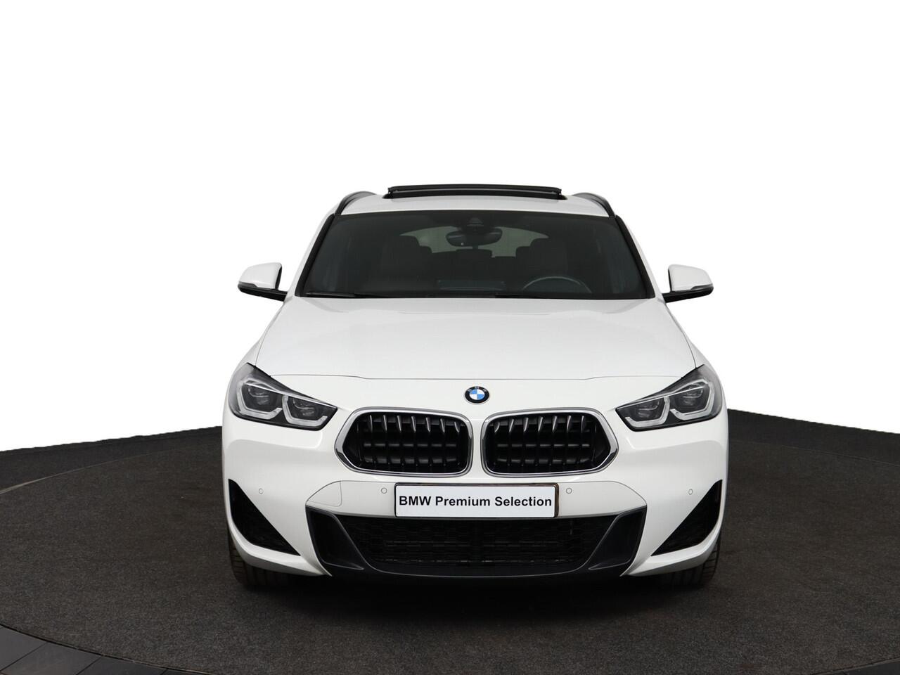 BMW X2 xDrive25e M Sportpakket | Comfort Access | Panoramadak | Driving Assistant Plus | Head-Up Display | Harman-Kardon