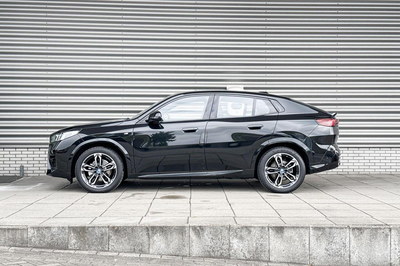 BMW X2 iX2 eDrive20 67 kWh / Selections
