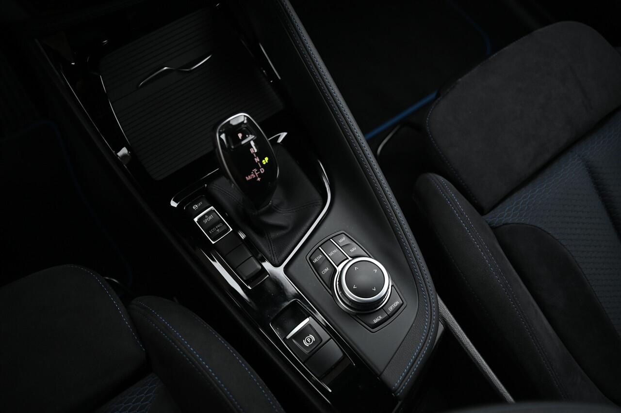 BMW X2 sDrive18i M Sport Automaat / Sportstoelen / LED / Stoelverwarming / M Sportonderstel / Cruise Control / Airconditioning / PDC