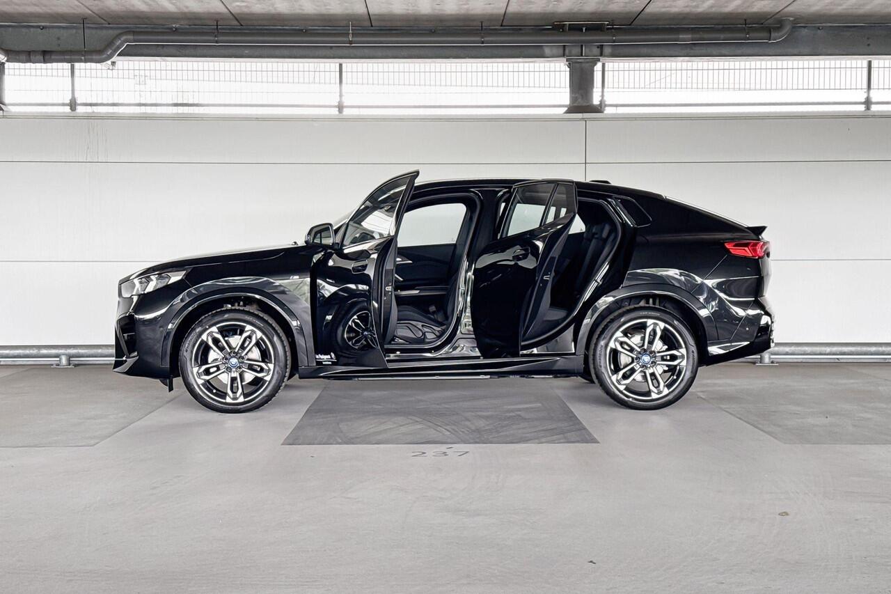 BMW X2 iX2 eDrive20 | Selections