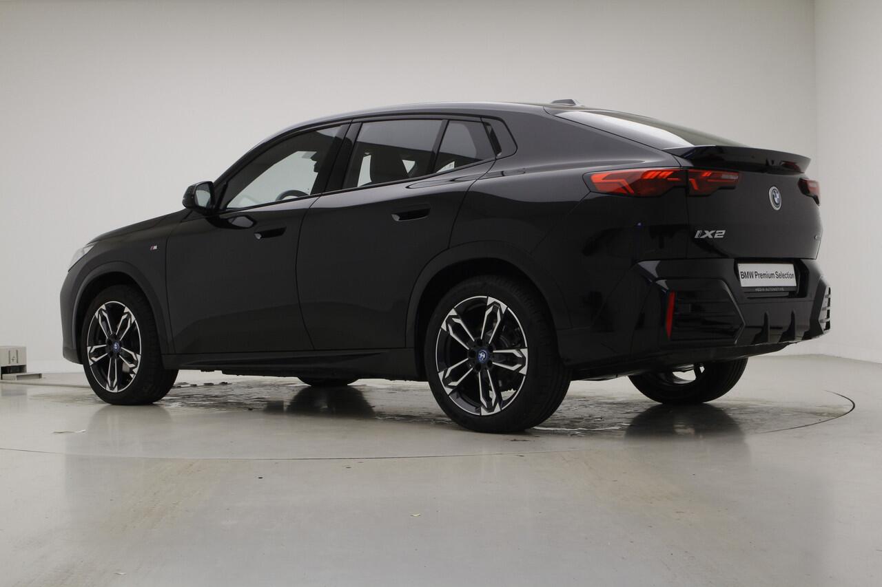 BMW X2 iX2 eDrive20 67kWh | M-Sport | 19" | Voorbereiding Driving Assistant Plus | Camera | Nu voor 42.895,-