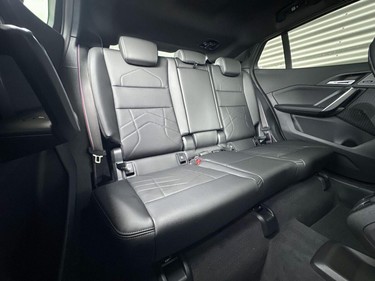 BMW X2 sDrive20i M Sportpakket Pro / Innovation Pack / Comfort Pack / Panoramadak / Trekhaak