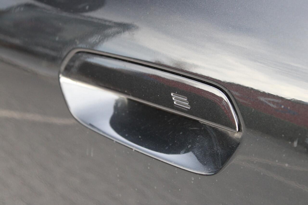 BMW X2 iX2 eDrive20 M Sport / Sportstoelen / Achteruitrijcamera / M Adaptief onderstel / Comfort Access / Adaptieve LED / Parking Assistant