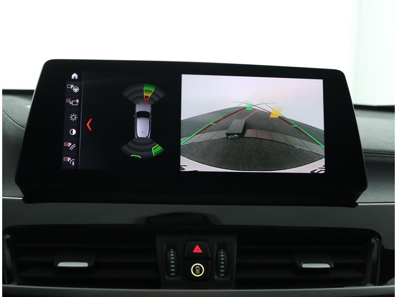 BMW X2 xDrive25e M Sportpakket | Comfort Access | Panoramadak | Driving Assistant Plus | Head-Up Display | Harman-Kardon