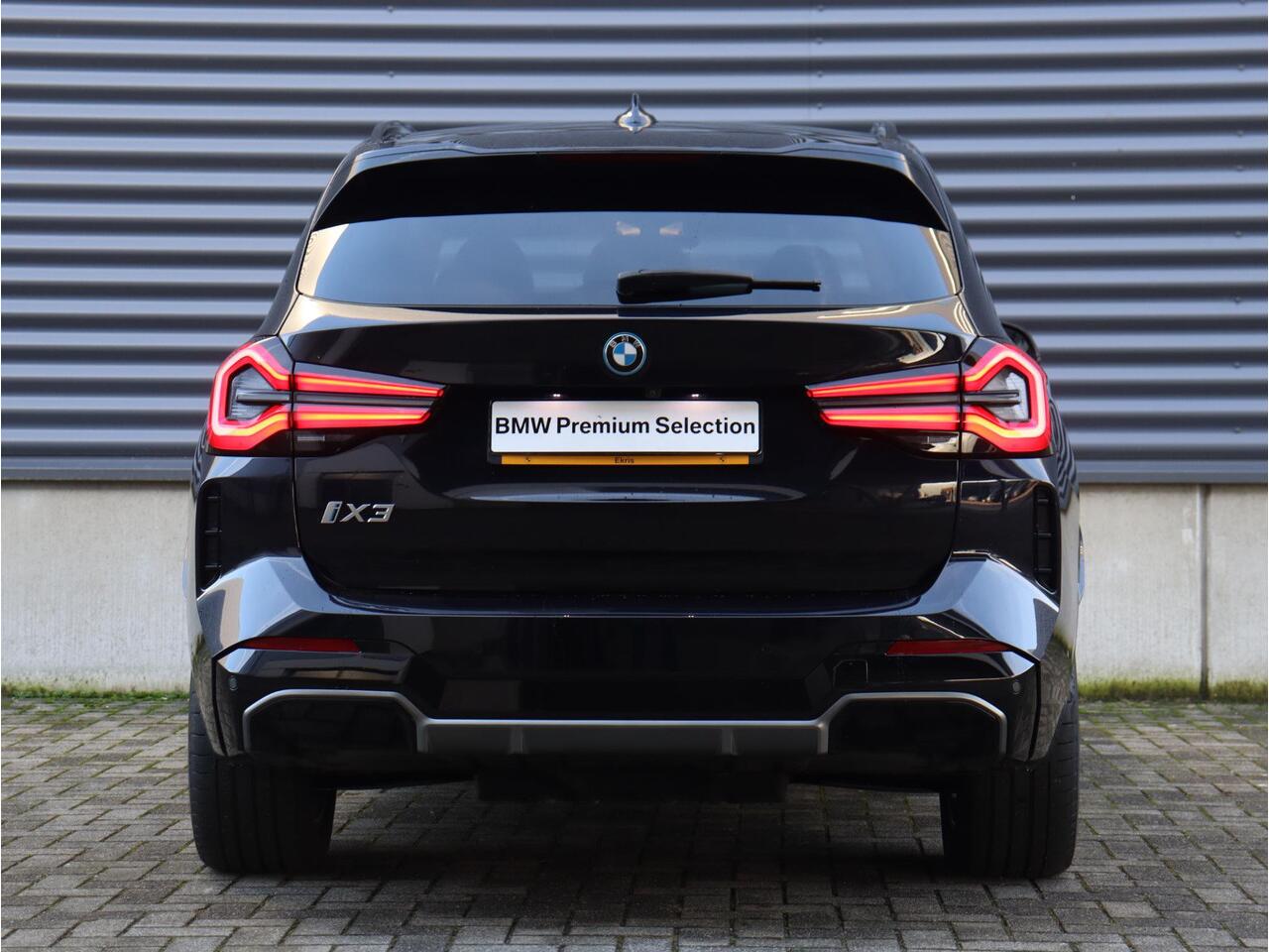BMW X3 iX3 Executive | M Sportpakket | Driving Assistant Prof. | Getint Glas | Stuurwielverwarming | Adaptief Onderstel | Sportstoelen | Adaptieve LED | 19'' LMV