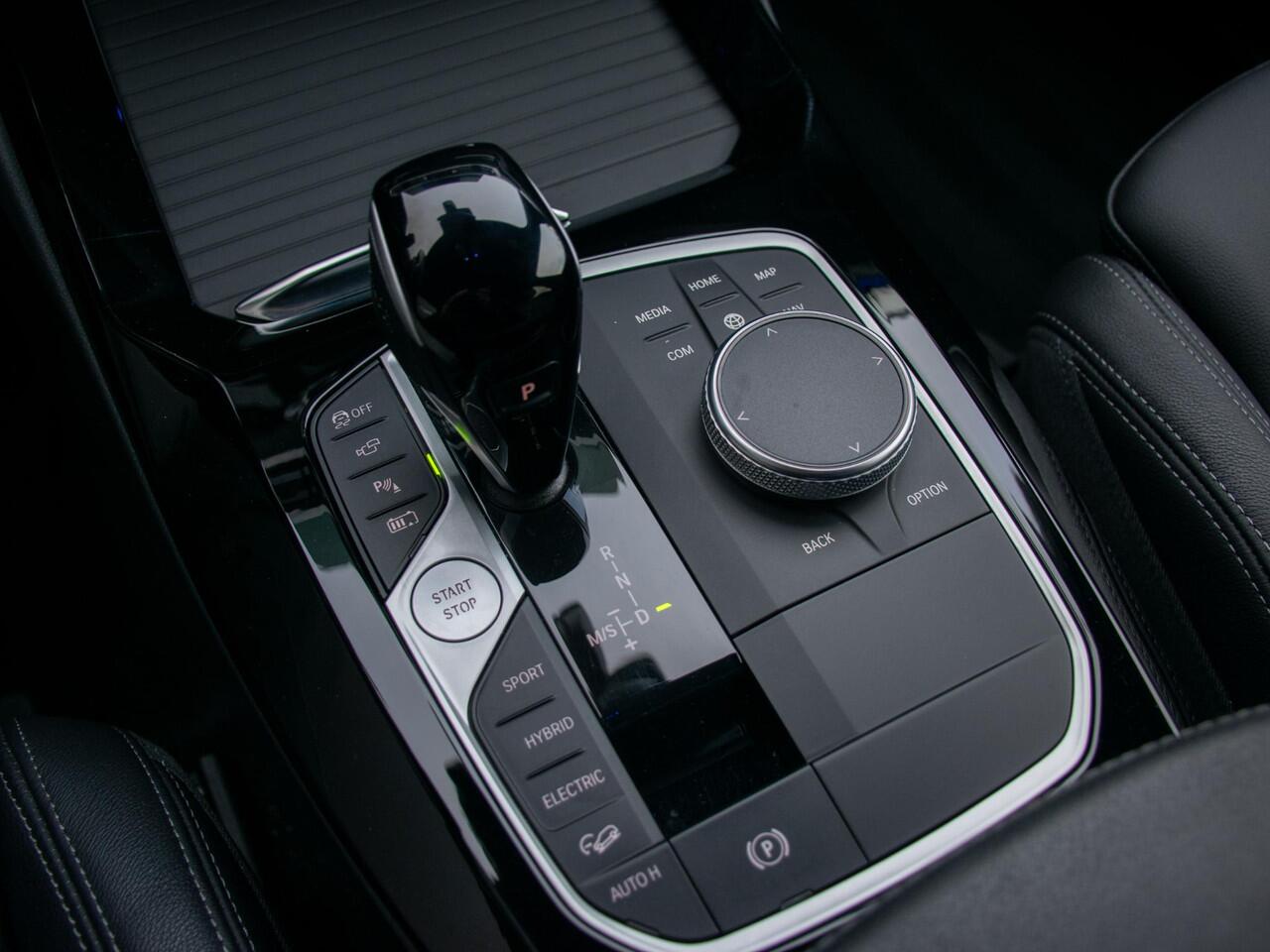 BMW X3 xDrive30e | M-Sport | Laser LED | Stuurwiel verwarming | Trekhaak | 360 camera