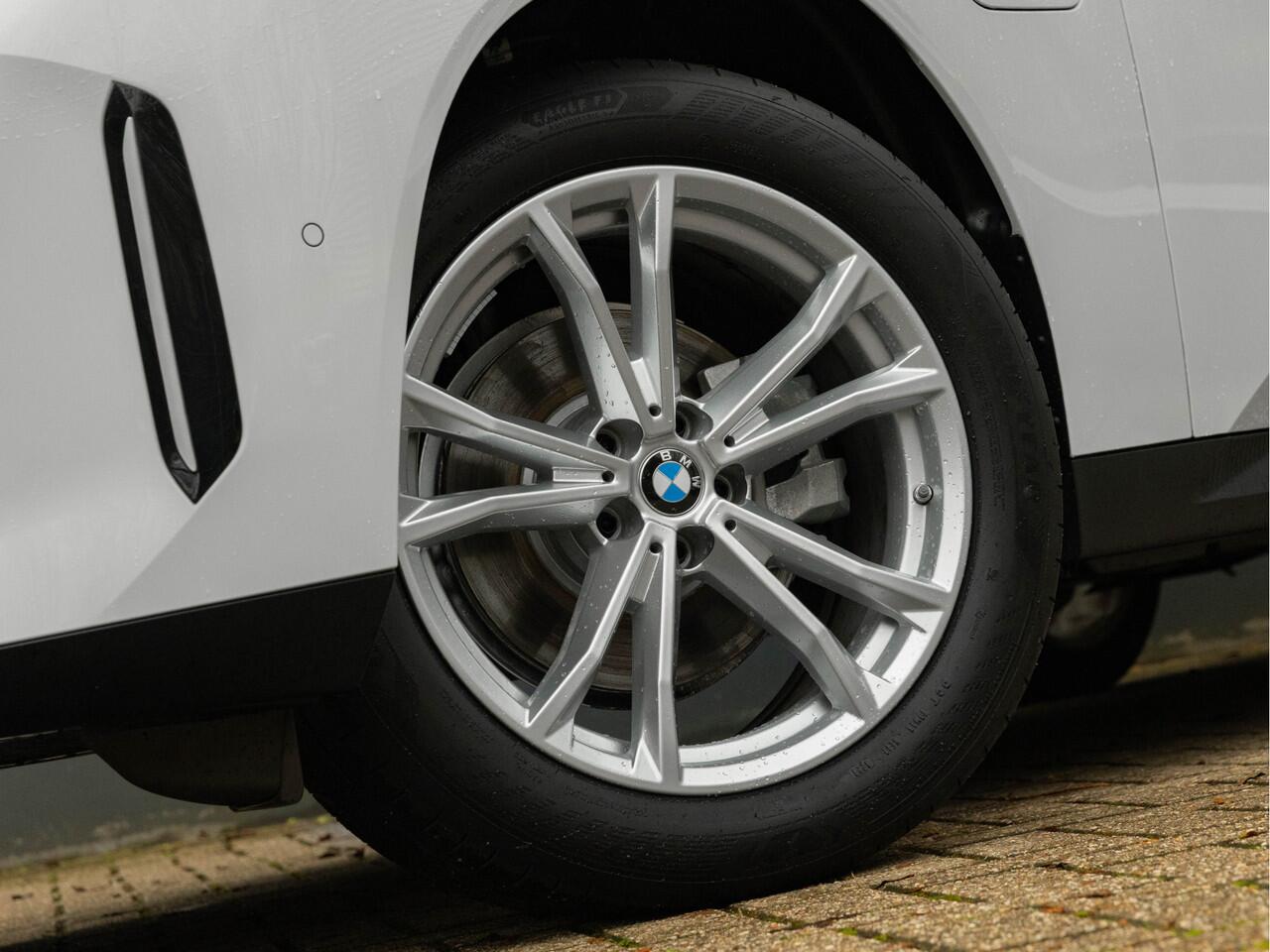 BMW X3 30e xDrive - Trekhaak - Active Cruise - Head-up - 360° Camera