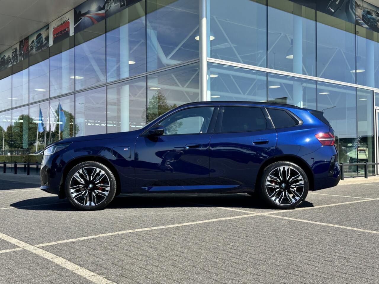 BMW X3 30e xDrive M Sport Automaat / Panoramadak / Trekhaak / Sportstoelen / Adaptieve LED / Parking Assistant Plus / Stoelventilatie / Comfort Access / Stuurverwamring