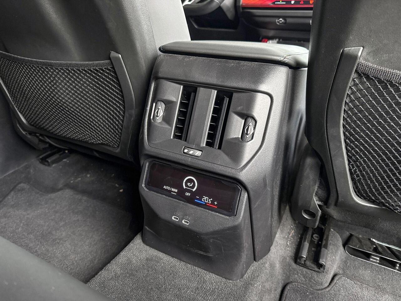 BMW X3 20 xDrive M Sportpakket / Comfort Access / Trekhaak / Achteruitrijcamera / 20 inch