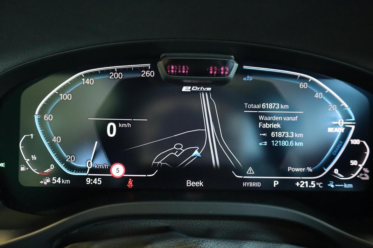 BMW X3 xDrive30e | M Sport | Driving Assistant Professional | Live Cockpit Professional | Comfort Access | Panorama Dak | Trekhaak