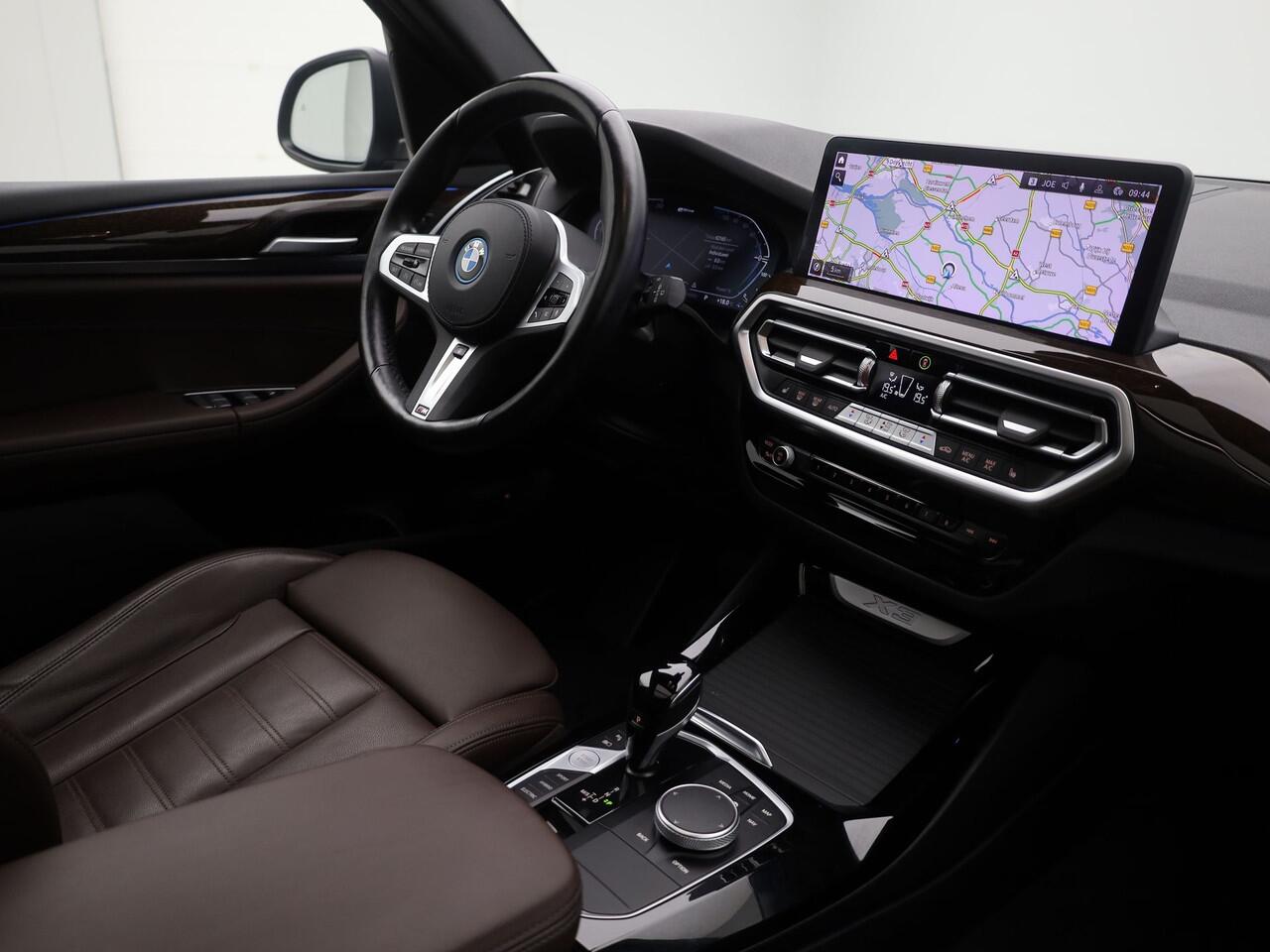 BMW X3 xDrive30e Business Edition Plus | PANO | 360° | HUD | STOEL- EN STUURVERW. | TREKHAAK